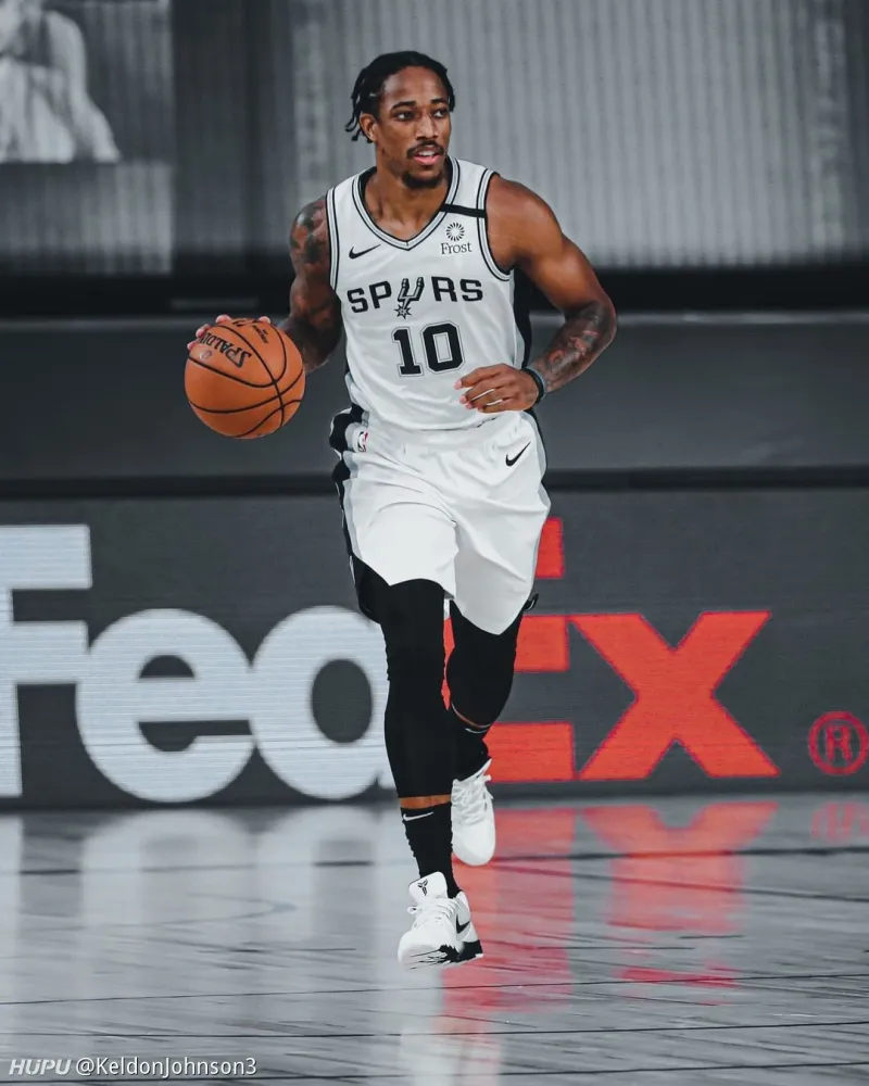 马刺碾压爵士，克莱高光表现